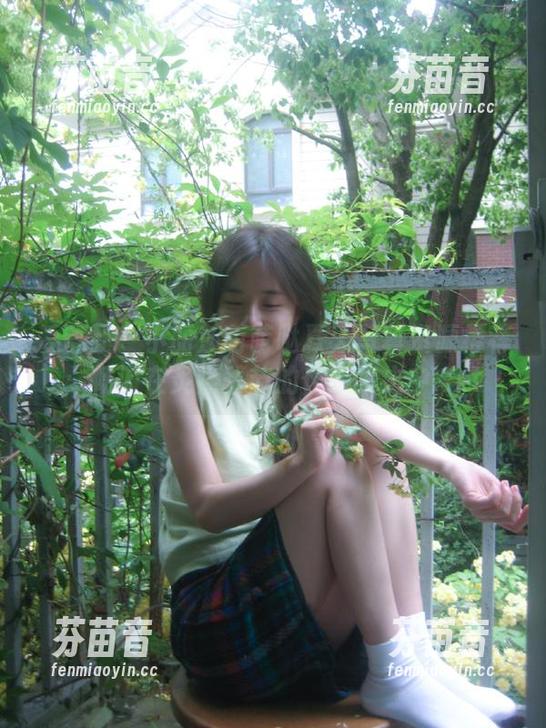 爱蜜社 - 小丽莎萌萌哒夏天写真资源推荐：畅游在炙热季节的作品集之中.txt