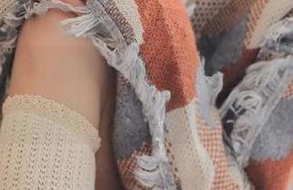 爱蜜社 – 石心琪网袜写真精选，展现不一样的优雅和性感.txt