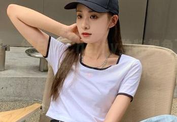 爱蜜社 – 绯月樱-Cherry独特视角下的灰丝作品集，与你分享她的艺术之美.txt