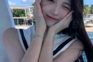 物恋传媒 – 小飞连体衣摄影合集：捕捉瞬间的美丽图册.txt