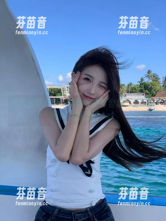 物恋传媒 - 小飞连体衣摄影合集：捕捉瞬间的美丽图册.txt