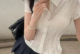 物恋传媒 – 菜菜的认真雪景：原图与套图交织出的冬日浪漫童话！.txt