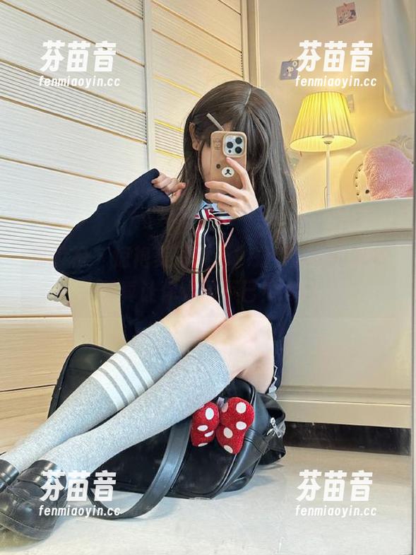 猫萌榜 - 惊艳美图更新，孙梦瑶V的秘书写真让你心动不已！.txt