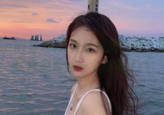白金Saki呈现JK美丝校服全集：每一张写真都讲述一个故事.txt