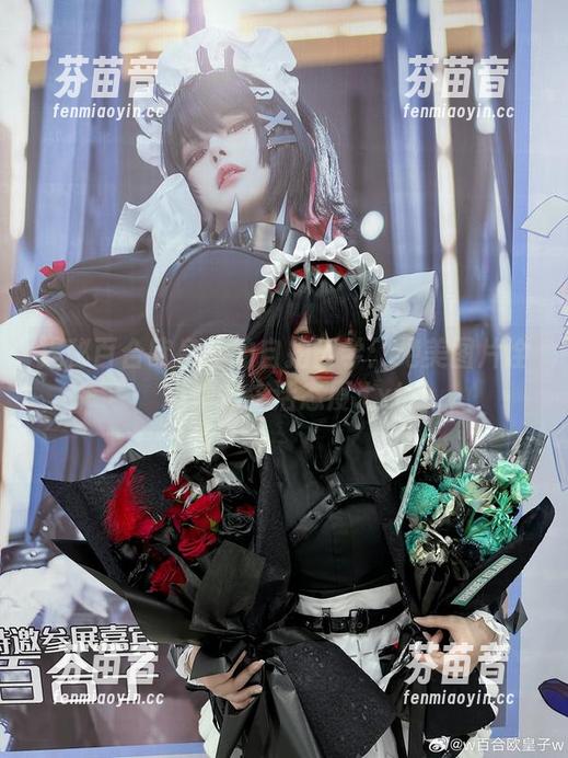 揭秘百合欧皇子的自拍哲学：绝美图片诠释她的生活态度.txt