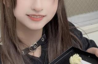最新神乐坂真冬比基尼套图发布，打破冬季束缚，感受温暖的视觉冲击！.txt