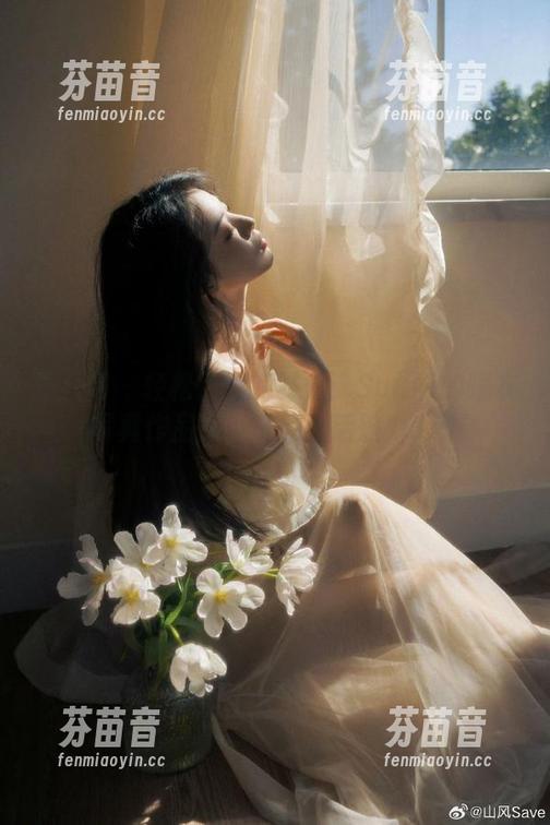 秀人网 - 轻松惬意的时光：Sukki的睡衣写真作品集，感受生活魅力.txt