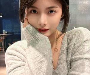 秀人网 – 探寻lingyu69的白丝之美，视觉盛宴的写真套图分享.txt