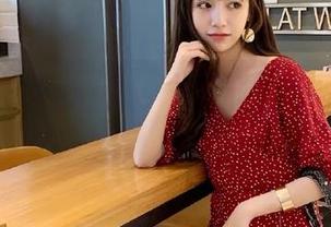 秀人网 – lucky咏丹的眼镜写真集，原图带你感受她的迷人瞬间！.txt