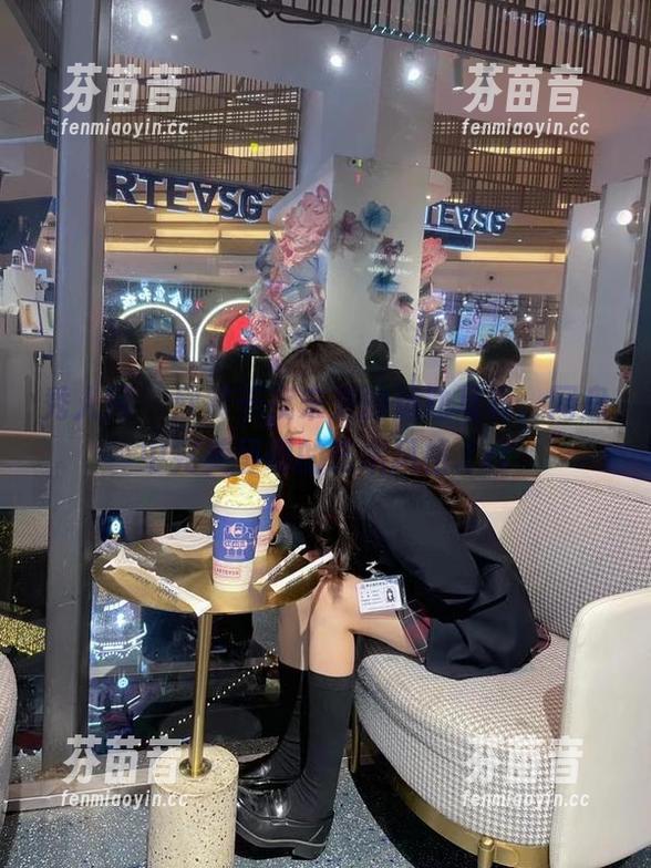 秀人网 - 欣赏千夜未来的运动写真，网盘中完美呈现的艺术风格.txt