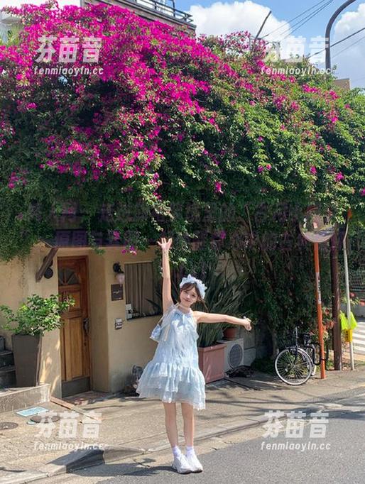 秀人网 - 走进旗袍梦境里的“古月小同学”：原图与套图一起唤醒你心中的古典情怀！.txt