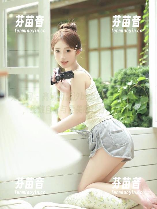 秀人网 - 高清周慕汐baby短裙写真作品，绽放自信与柔美的独特风格.txt