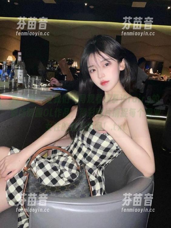 秀人网 - 让我们一同观看周慕汐fairy的职场制服OL作品，精彩图片捕捉每个职业女性的魅力瞬间！.txt