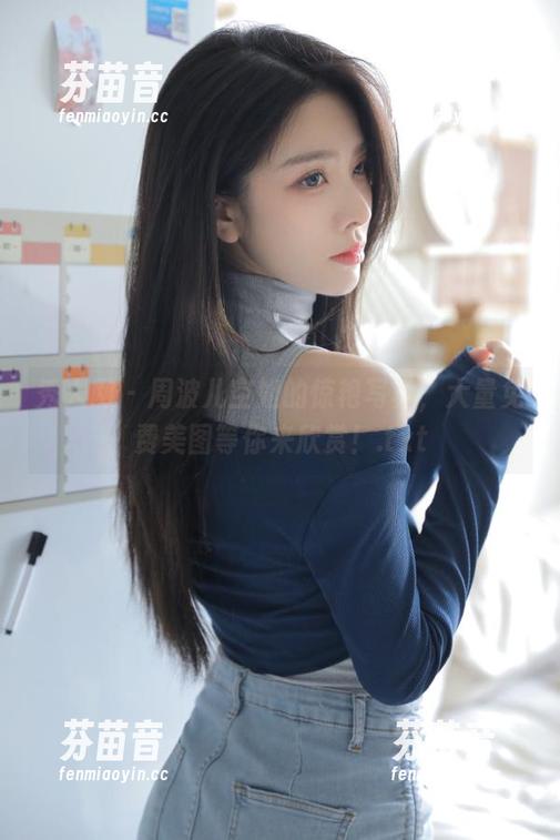秀人网 - 周波儿空姐的惊艳写真，大量免费美图等你来欣赏！.txt
