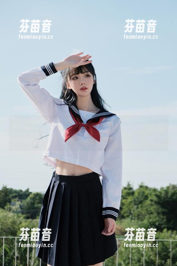秀人网 - 春季特别版，小嘉敏网袜写真合集更新，感受无限风情与温柔！.txt