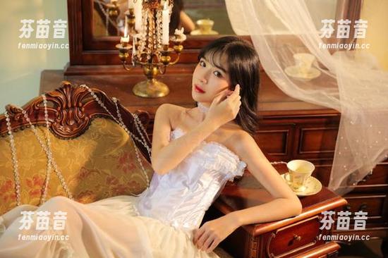 秀人网-小橘子orange 秀人网 - 小橘子orange泳衣作品集:夏日风情尽在其中,快来下载欣赏吧.txt