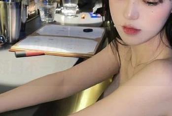 秀人网 – 当小肉肉咪遇上镂空世界，带你领略不一样的图集之旅！.txt