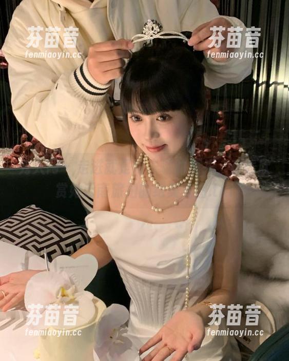 秀人网 - 走进就是阿朱啊的镜头，在线欣赏她云南旅拍的绝美美图.txt