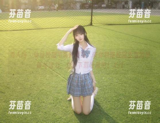秀人网 - 幼幼校服写真作品集，带你领略校园生活的清新与活力，立即下载收藏吧！.txt