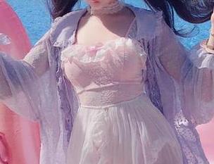 秀人网 – 悠悠YOYO女王精彩美图集，精致套图展现她的独特风格与无限创意.txt