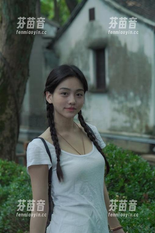 秀人网 - 分享戴允祺zoe的美腿图包，领略她不一样的迷人风采！.txt