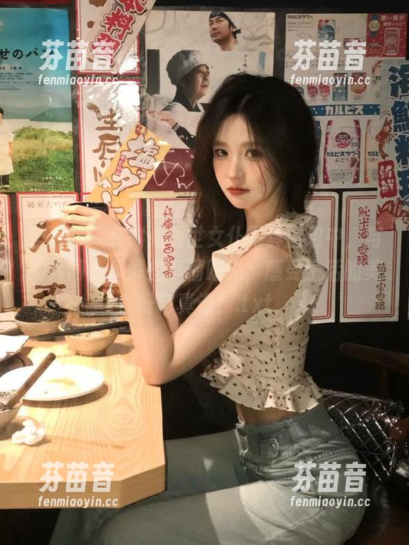 秀人网 - 在抖娘利世女仆写真图包中，与她共同分享那些幸福时光，感受生活的美好与真谛！.txt