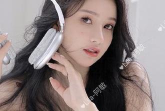 秀人网 – 无圣光的艺术，抖娘利世天台写真图包记录独特的瞬间与故事.txt