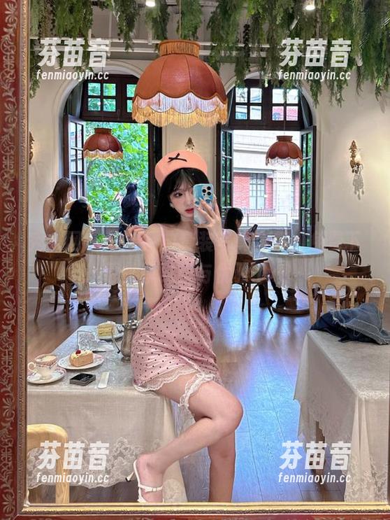 秀人网 - 灿宝经典套装写真合集，免费下载共享时尚与优雅.txt