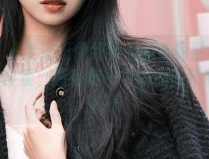 秀人网 – 走近王伊纯学姐的美丽世界：清新套图合集，感受每一个瞬间的独特韵味.txt