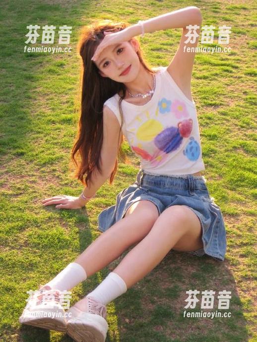 秀人网 - 在王薇薇的私拍里，裤里丝系列图片展现别样风情.txt