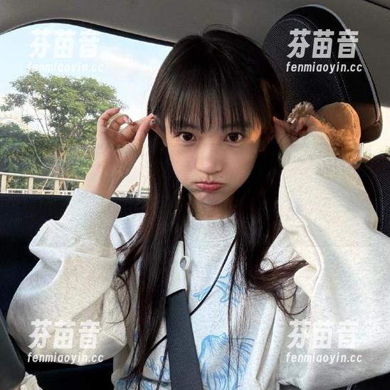 秀人网 - 绯月樱-Chery的白衬衫写真作品：原图中的每一瞬间都述说着不一样的故事.txt