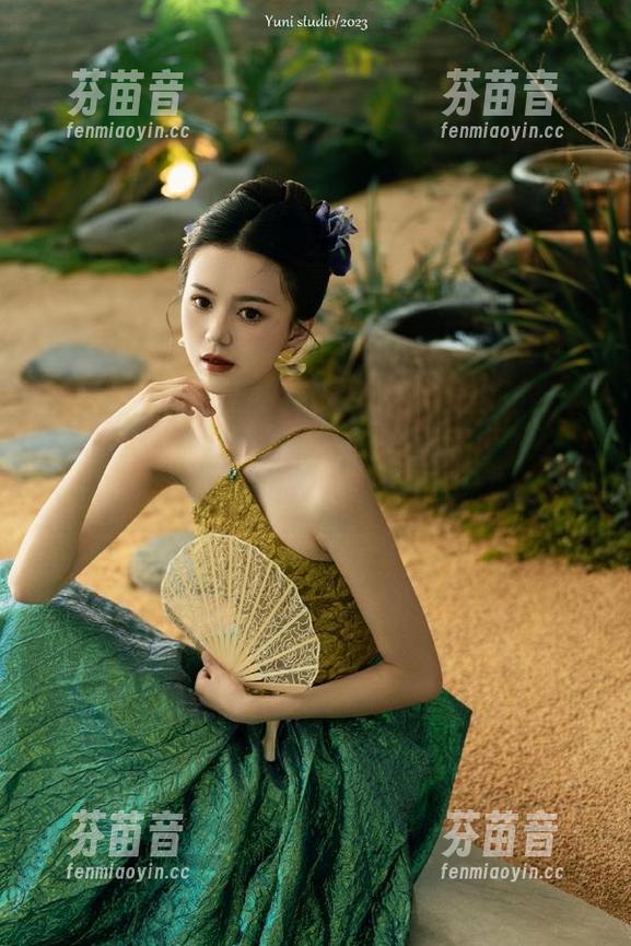 秀人网 - 体验美七mia甜心写真集下载，深入她灵动的世界.txt