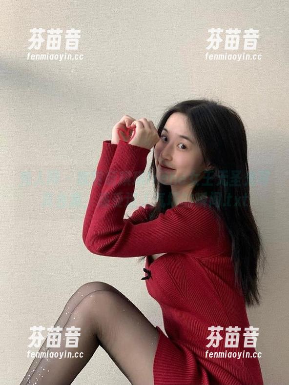 秀人网-萌琪琪Irene 秀人网 - 欣赏萌琪琪Irene女王无圣光写真合集,感受迷人气场的瞬间.txt