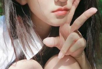 秀人网 – 蓝夏Akasha办公室写真：珍藏每一帧，原图和套图展现无限魅力！.txt