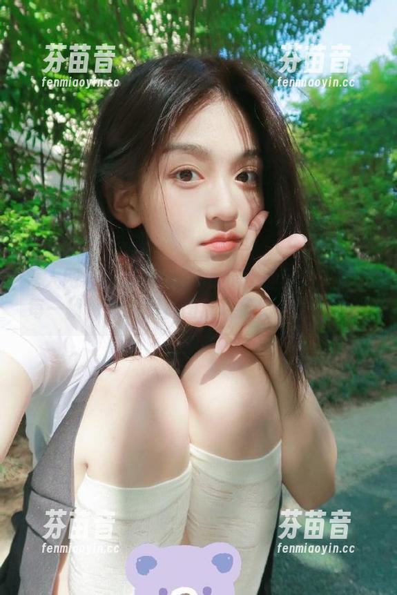 秀人网 - 蓝夏Akasha办公室写真：珍藏每一帧，原图和套图展现无限魅力！.txt