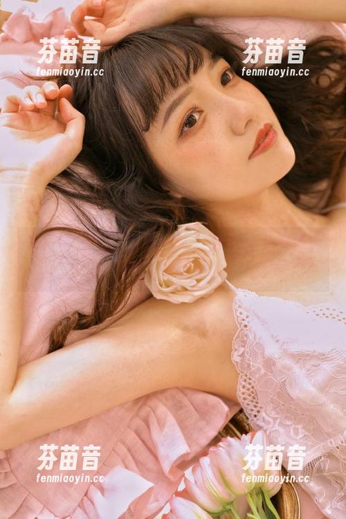 秀人网 - 精选写真：言沫穿校服演绎纯真校园风情.txt