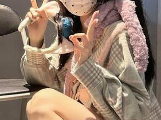 秀人网 – 高清图包：豆瓣酱的夏天瞬间，晒出你绝对想要的清新与欢乐，不信来看看！.txt