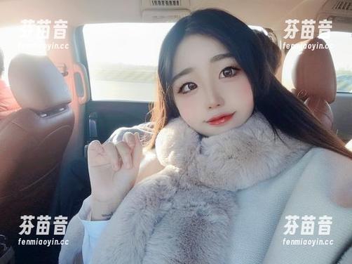 穆零Mu0专属内衣写真作品集：每张照片都是对女性魅力的深刻诠释.txt