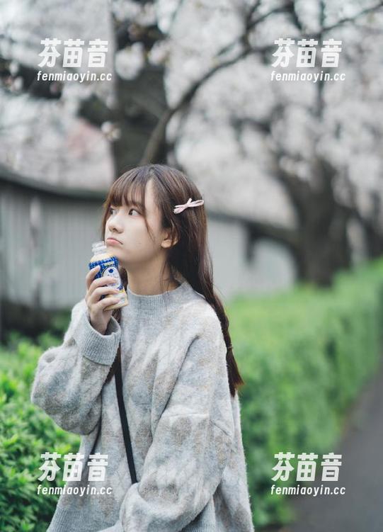 糖果画报 - 李宓儿旗袍图册免费分享，尽显婉约之美与优雅风情.txt