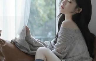 紧急企划 – 由“奶糖”倾情呈现，完美美脚写真作品多样资源的盛大揭秘.txt