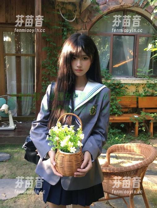 紧急企划 - 小恩女神高清写真，美图定格每一个迷人瞬间！.txt