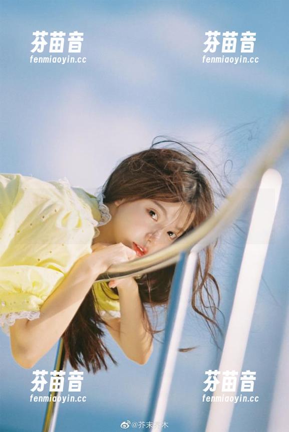 绮梦摄影 - 子涵清纯风写真全套图集，带你领略不一样的美丽与清新.txt