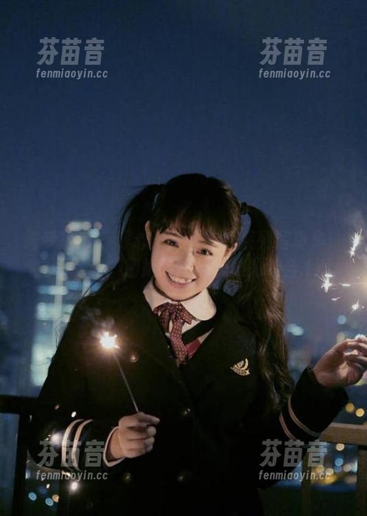 绮梦摄影 - 倾心于蔡蔡纯白系列写真集：立即下载，拥抱纯净与优雅的结合.txt
