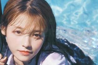 美媛馆 – 探秘vetiver嘉宝贝儿的白色私拍原图：让我们一起欣赏这份纯真与优雅.txt