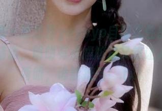 美媛馆 – 悠悠酱yoyoyo自嘲式性感内衣写真精选，明明有点尴尬却又想让人多看两眼，谁能抵挡！.txt