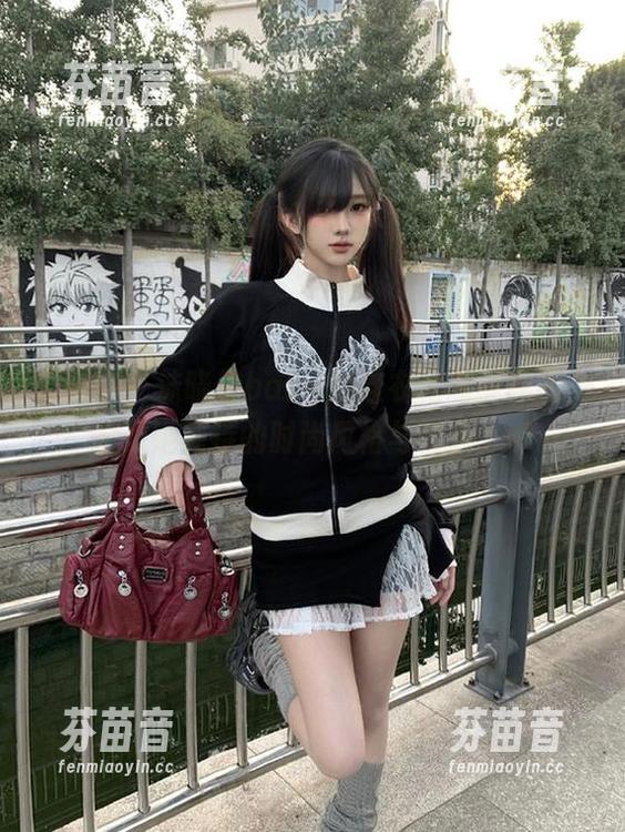 美媛馆 - 沫晓伊baby的连衣裙高清原图，记录她独特的时尚风格与气质.txt