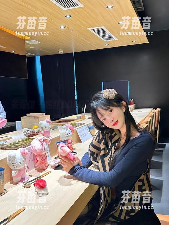 美媛馆 - 熊吖BOBO带你感受清纯魅力，私拍图包尽在其中.txt