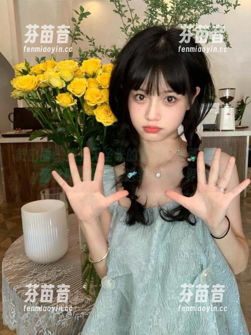 微密圈 - 感受无圣光的魅力，美邵女Baby蕾丝图集带你走进梦幻的世界.txt