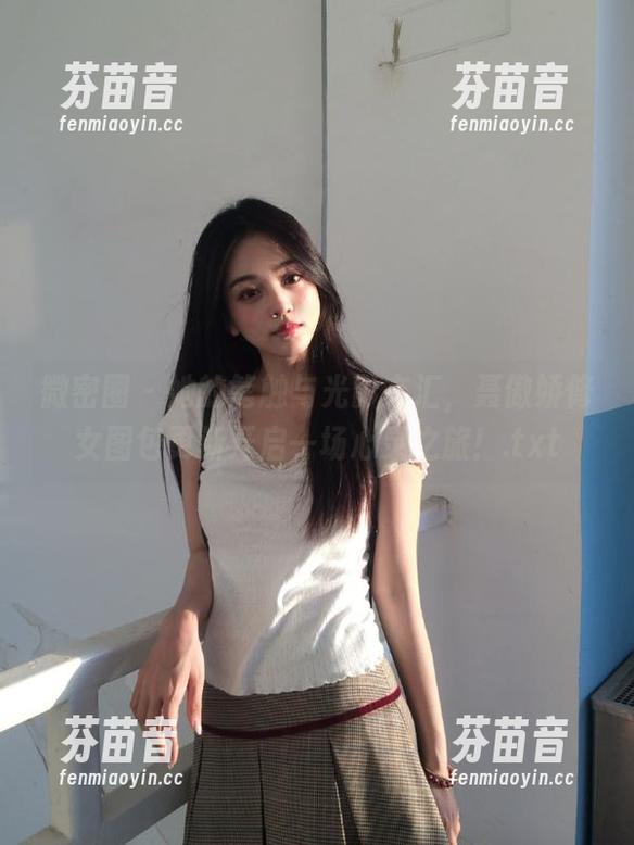 微密圈 - 她的笔触与光影交汇，聂傲娇修女图包更新开启一场心灵之旅！.txt