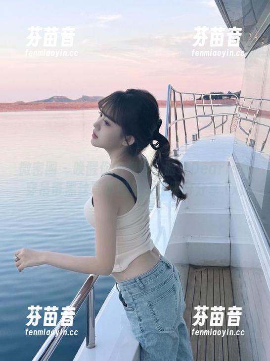 微密圈 - 唤醒你的视觉：脸红Dearie身穿吊带黑丝写真图包资源限时分享.txt